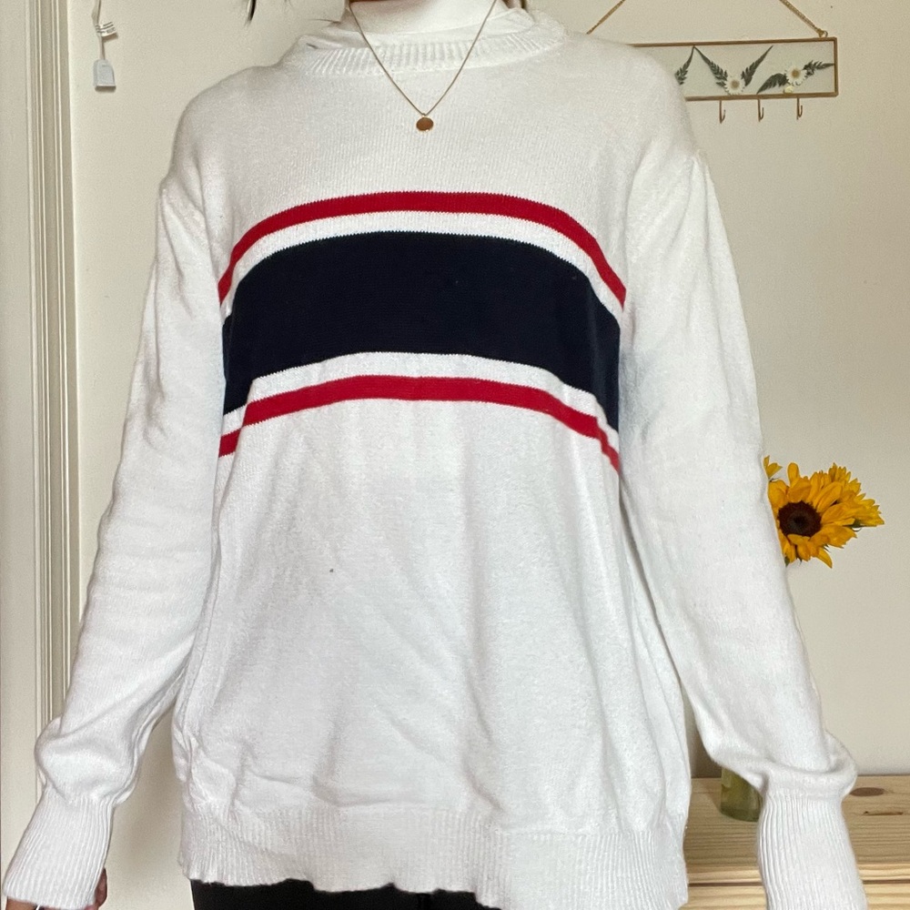 BRANDY MELVILLE Sweater
Size One Size